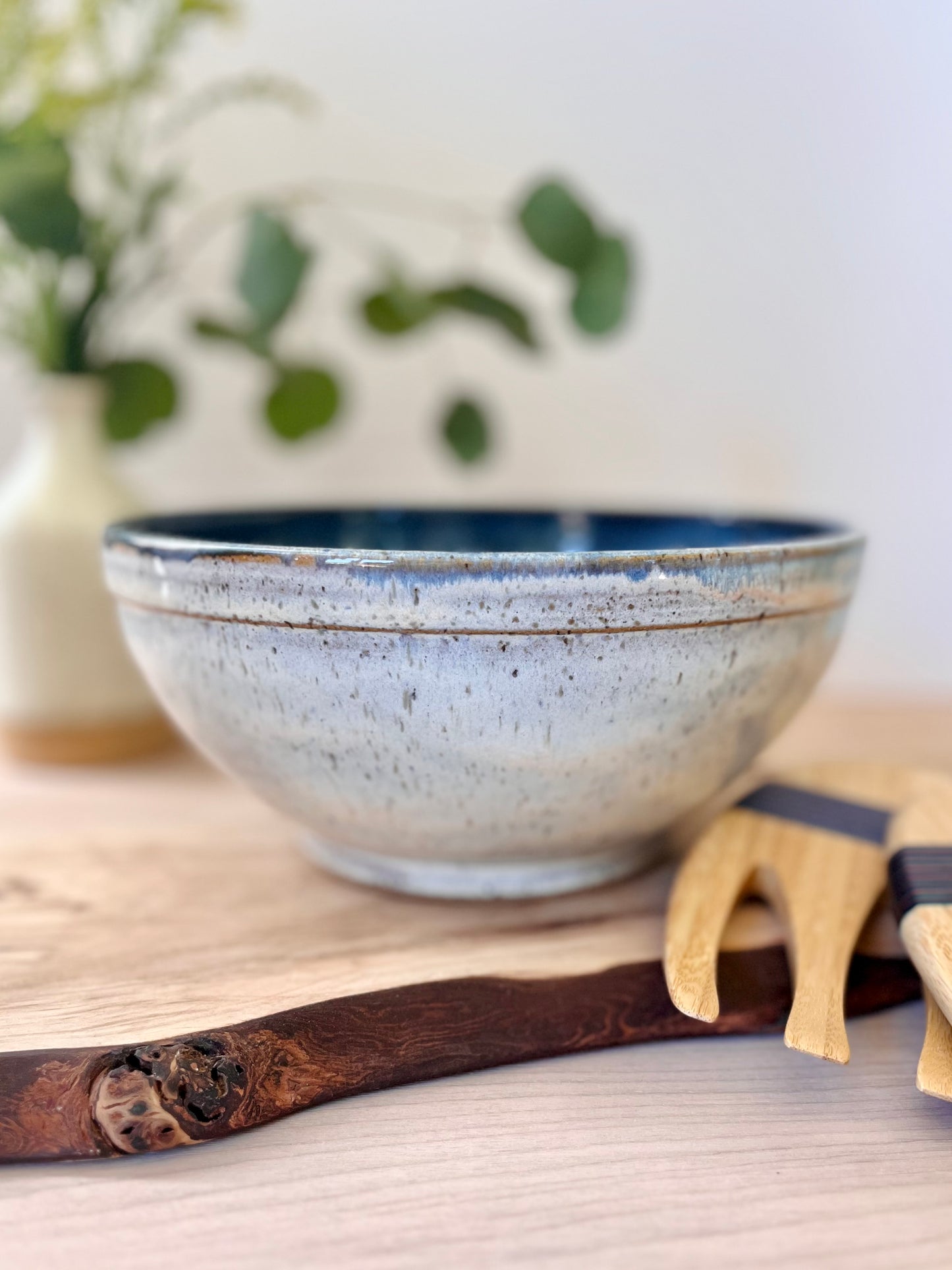 Bowl with wooden salad hands, Ocean Deep
