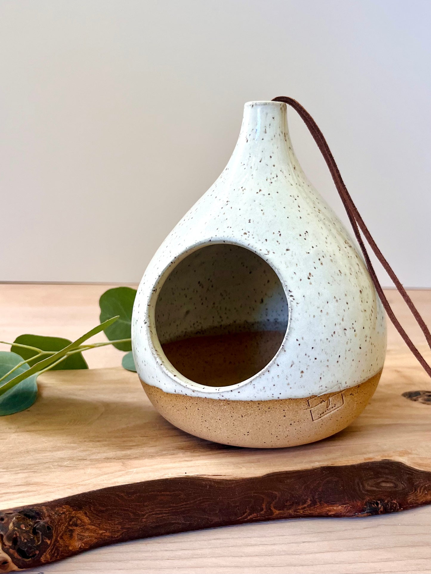 Birdhouse - Cream and speckled buff