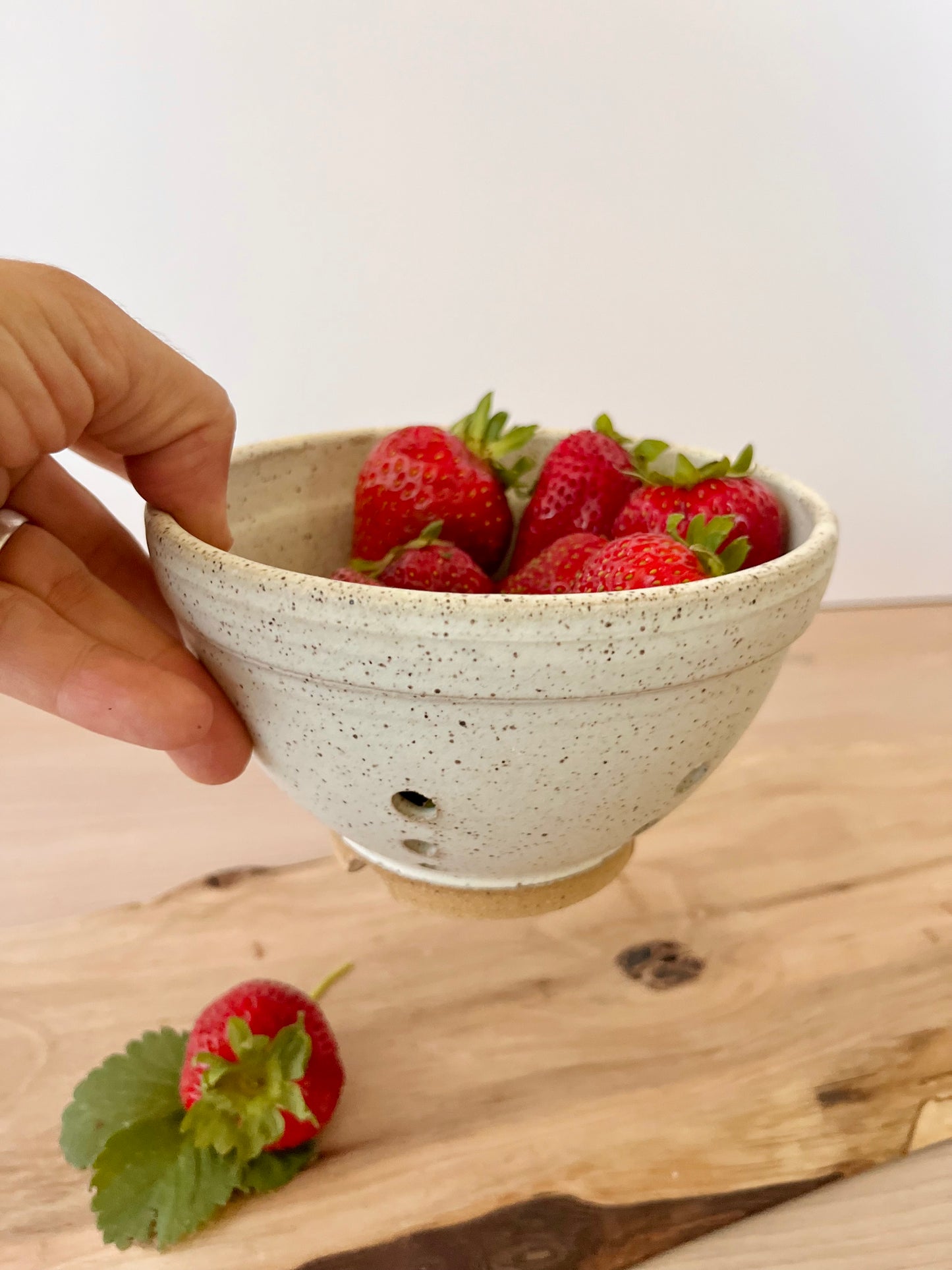 Berry bowl, Small hole pattern