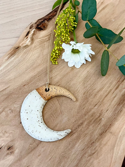 Pendant, Hanging the moon