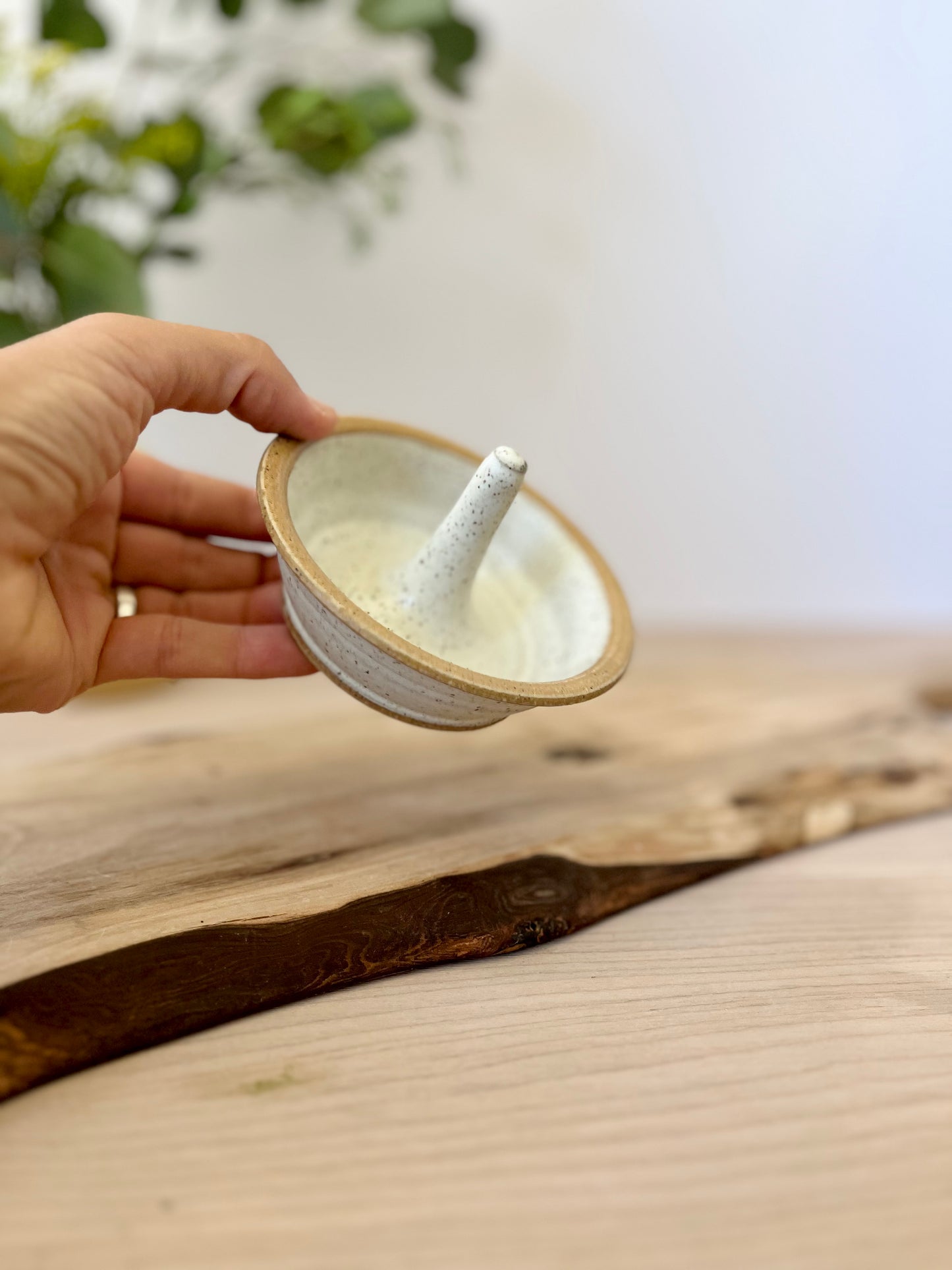 Ring dish, Classic speckle & cream
