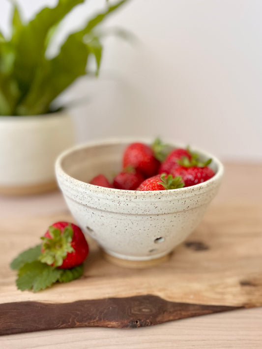 Berry bowl, Small hole pattern