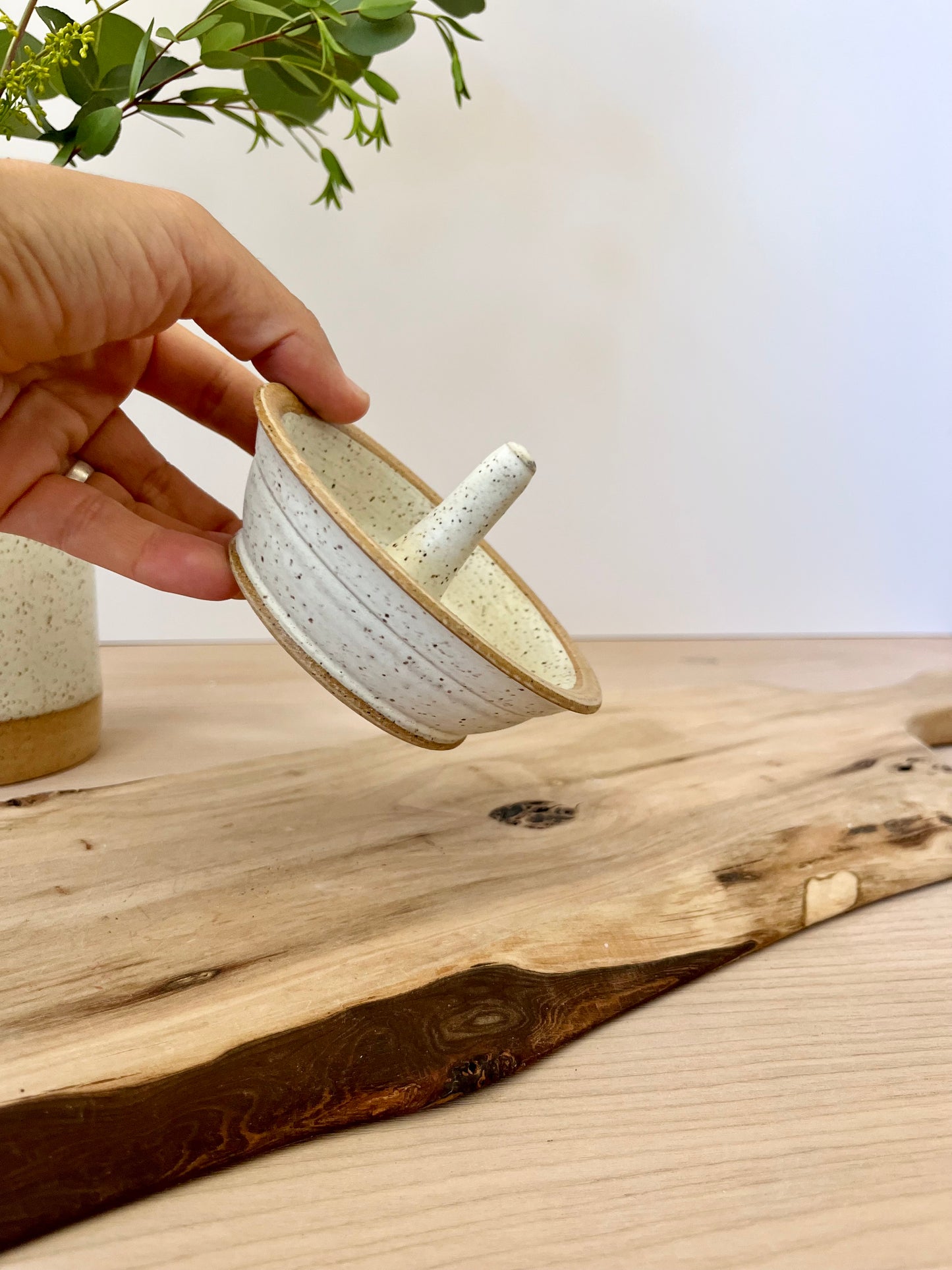 Ring dish, Classic speckle & cream