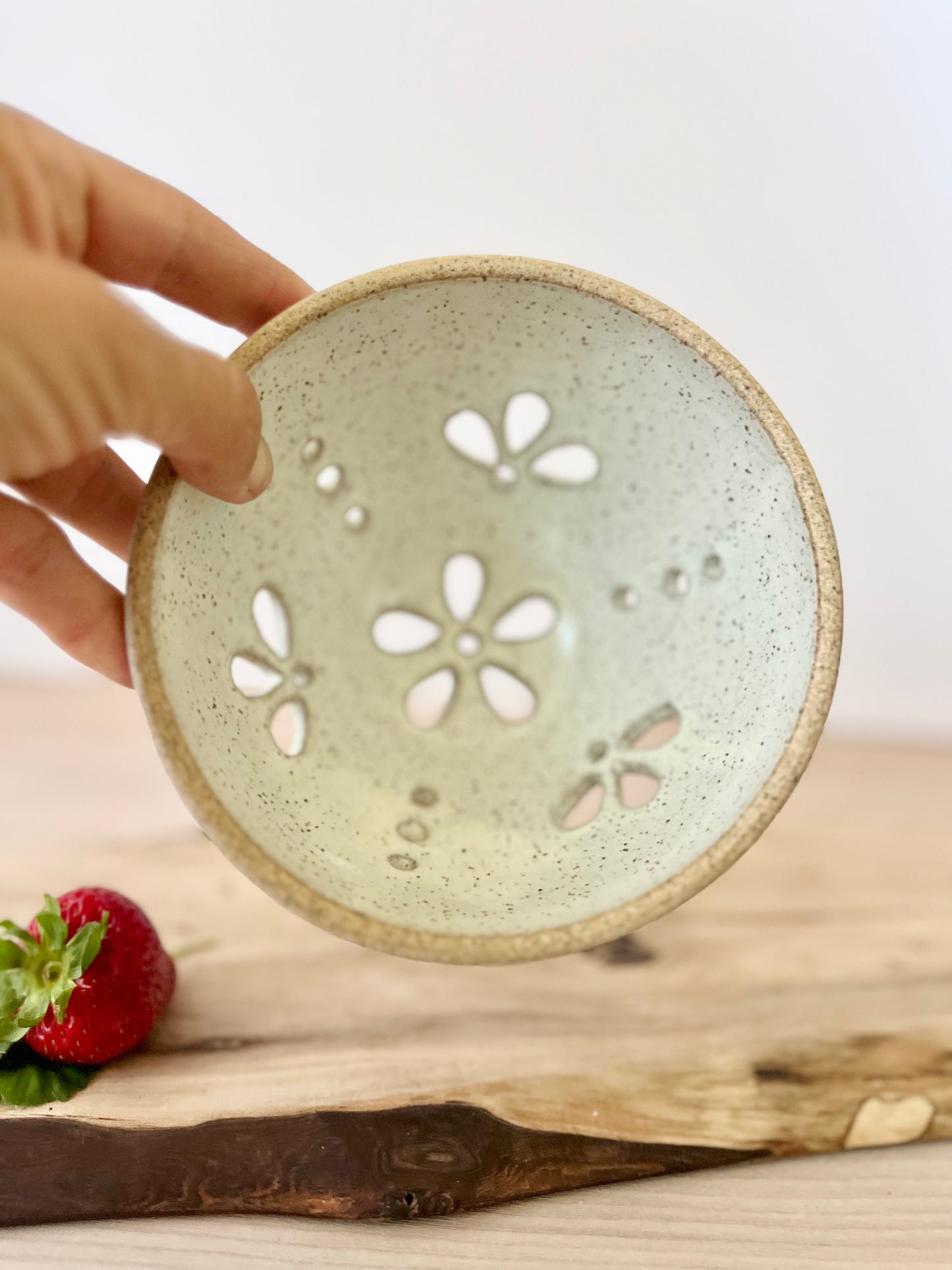 Berry bowl, Flower pattern