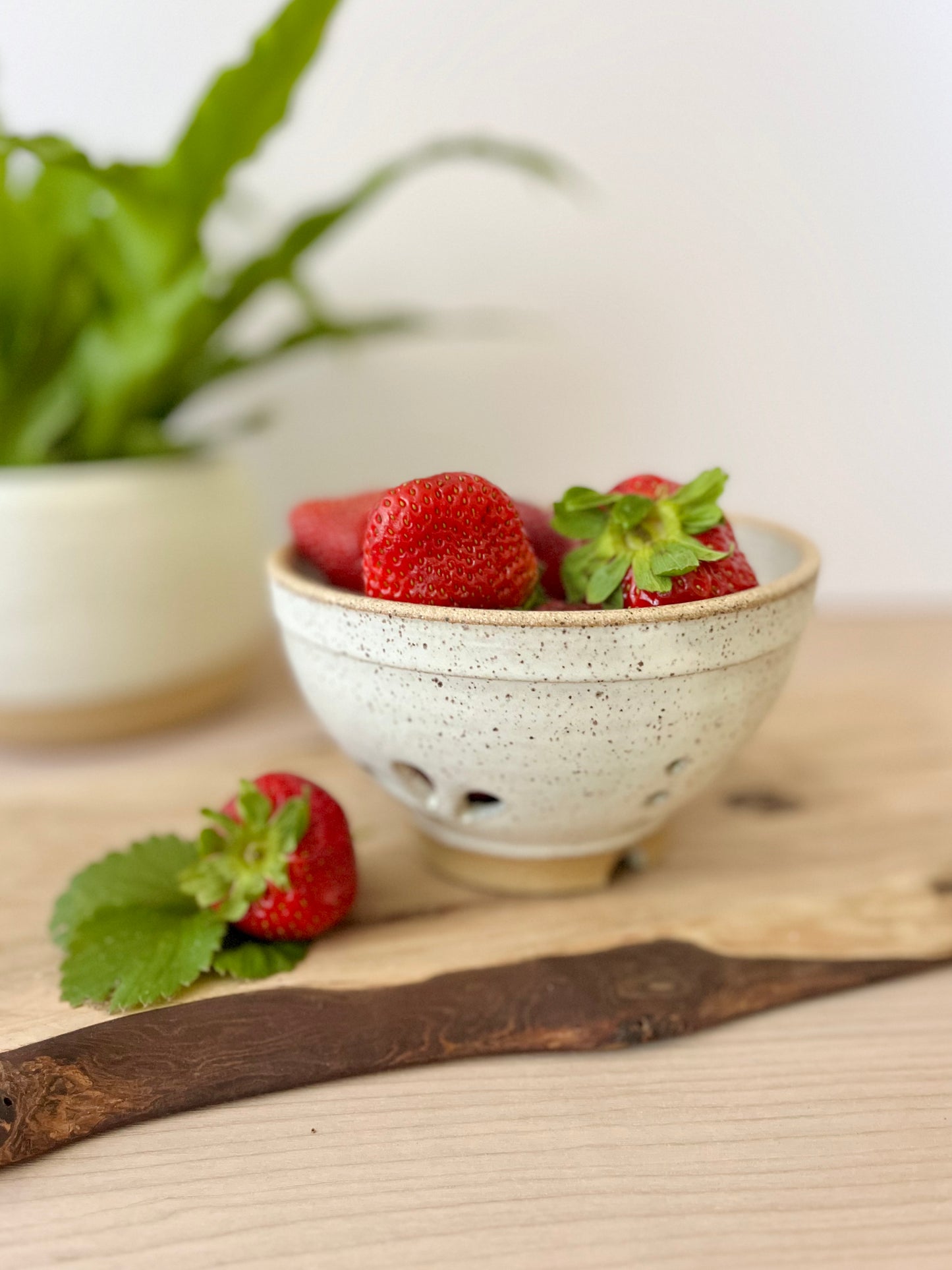 Berry bowl, Flower pattern